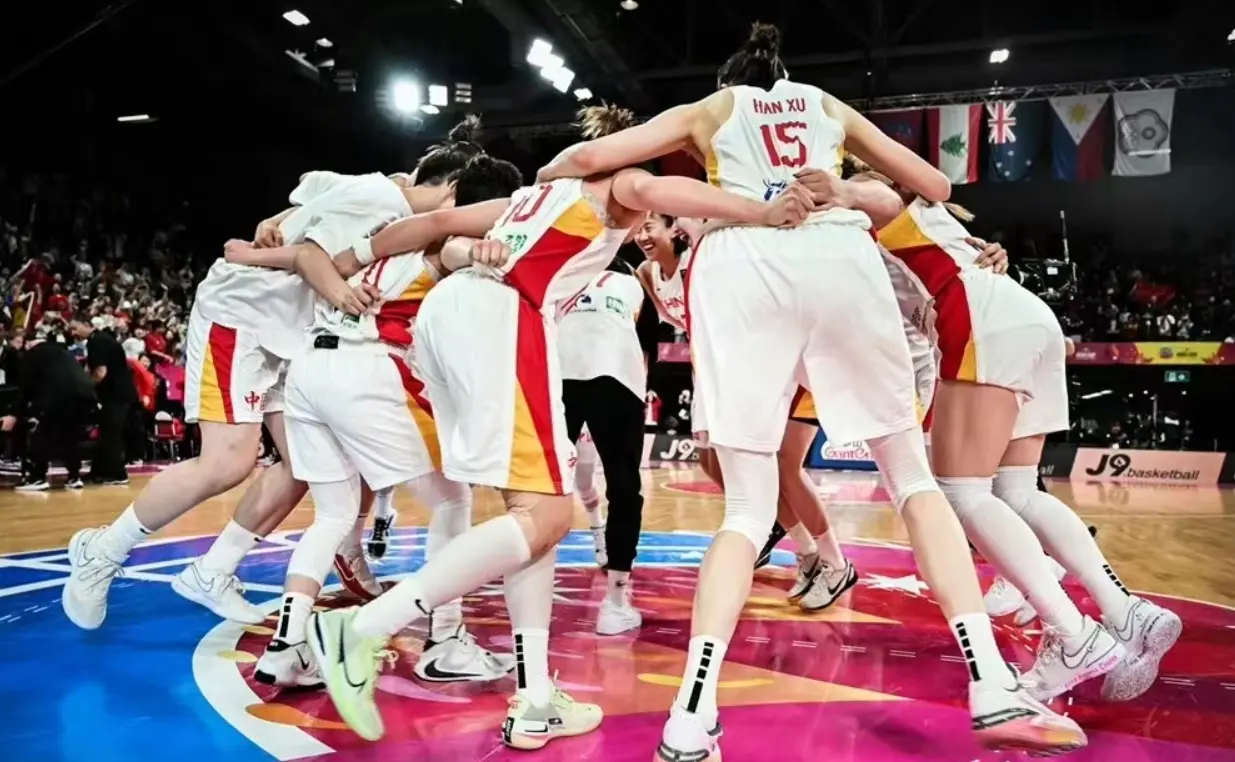 开除出队, 全运会四年, 好似四川女