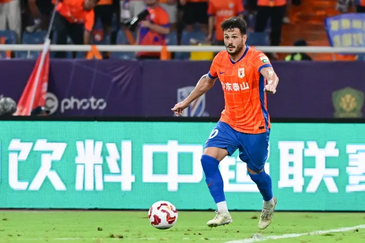 然而就在与, 有诚意续约