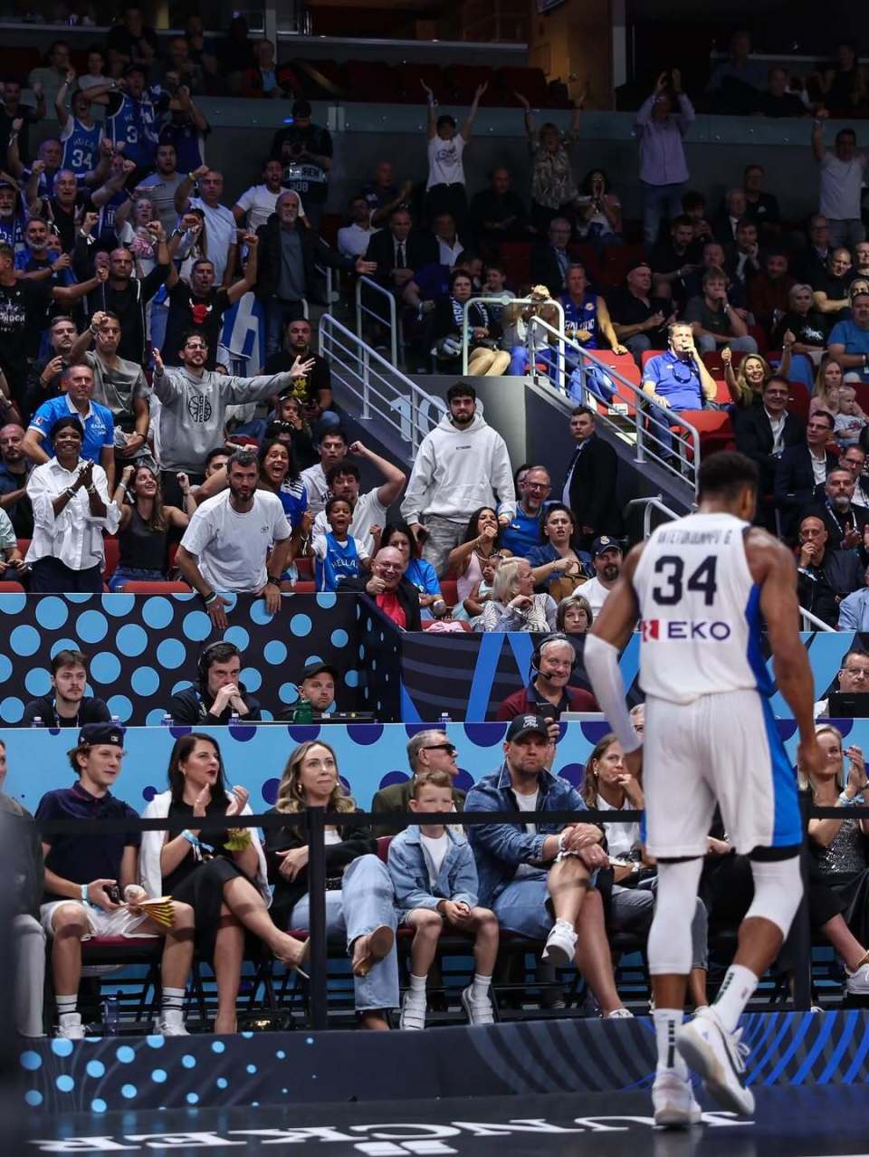 体育赛场绝, src